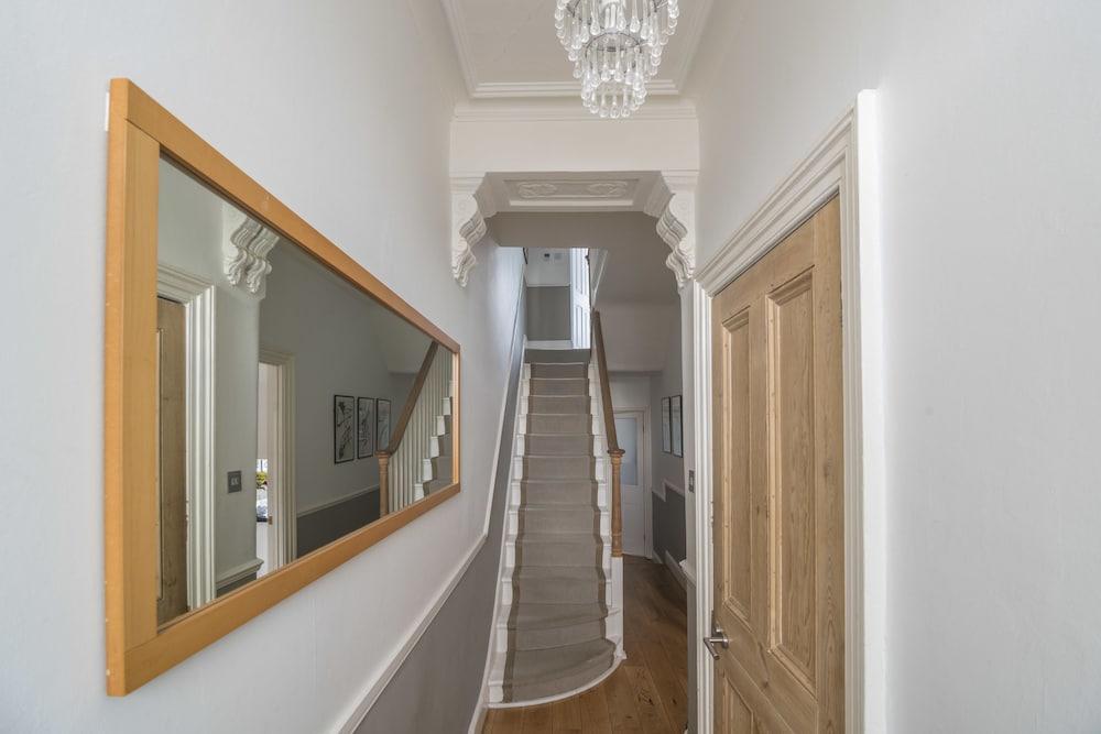 Stylish Family Home In Battersea Vr London Exterior photo